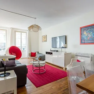 Apartment Saint Honore Louvre With Ac